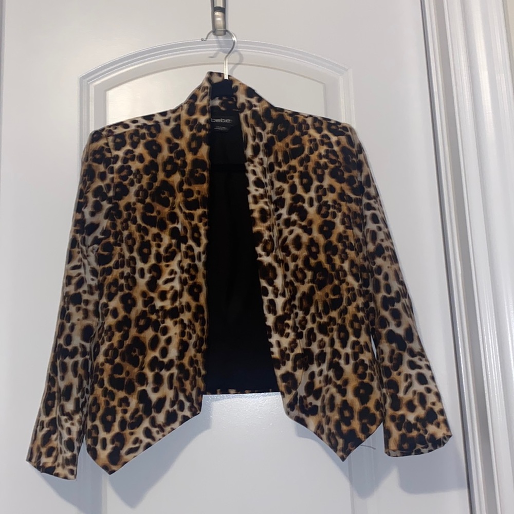 Bebe leopard print blAzer